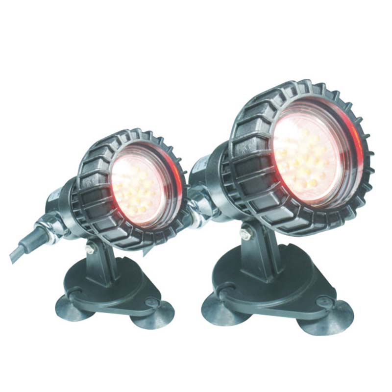 Погружной светильник для рыбы над подземным прудом